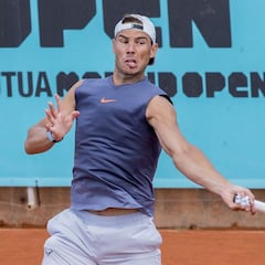Nadal ya se entrena sobre la tierra batida de Madrid