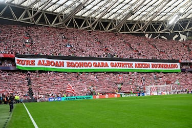 Ambiente en San Mamés en el partido Athletic-Arsenal.