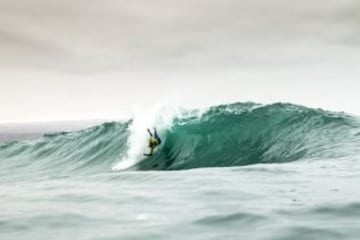 El Mundial de Surf Maui and Sons Arica Pro Tour 2015 , organizado por la Federación internacional de Surf, reune a 60 de los mejores raiders de todo el mundo. Ellos esperan domar la peligrosa ola “El Gringo” que rompe sobre las rocas, lo que la convierte en la competencia mas peligrosa en el circuito mundial.