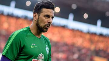 El Werder Bremen sorprende con el nuevo dorsal de Pizarro