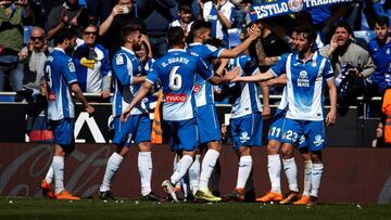 Los jugadores del Espanyol celebran un gol.