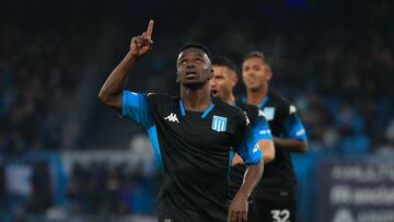 Johan Carbonero anota en triunfo de Racing ante Godoy Cruz.