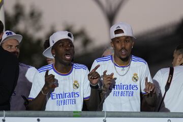 Vinicius y Militao, durante la celebración. 