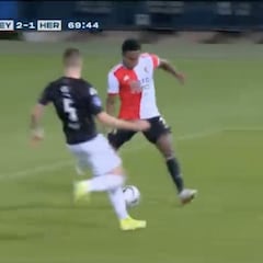 El doblete de Sinisterra para remontar el partido a Heracles
