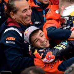 Öncü logra la victoria más joven de la historia en su debut