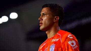 MAZATLAN, MEXICO - AUGUST 23: Nelson Deossa of Pachuca looks on during the 5th round match between Mazatlan FC and Pachuca as part of the Torneo Apertura 2024 Liga MX at Estadio El Encanto on August 23, 2024 in Mazatlan, Mexico. (Photo by Oscar Fuentes/Jam Media/Getty Images)