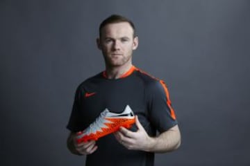 Nike mejoró su modelo para atacantes movedizos. La tecnología de Hypervenom II permite que los jugadores realicen con comodidad sus inesperados movimientos dentro del área.