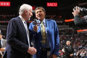 Craig Sager en una de sus múltiples entrevistas a Gregg Popovich.