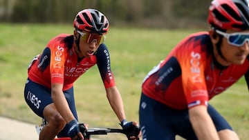 Egan Bernal en competencia con Ineos.