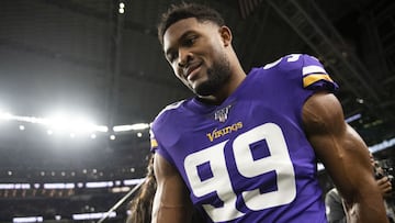 El defensive end, dos veces invitado al Pro Bowl, registr&oacute; 38 tacleadas y seis capturas de quarterback en siete partidos con los Minnesota Vikings.