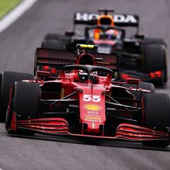 Carlos Sainz fue gigante y Hamilton, una bestia