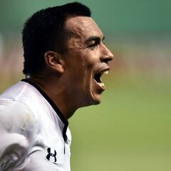 Paredes iguala histórico récord de 'Chamaco' en la Libertadores