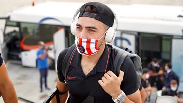 Munir, embarcando para Dusseldorf.