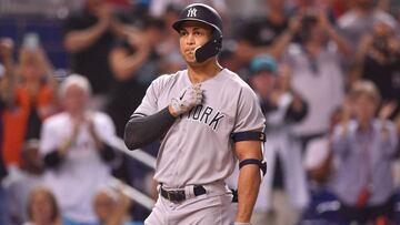 MIAMI, FL - AUGUST 21: Giancarlo Stanton #27 of the New York Yankees gets a standing ovation before his first at bat in the first inning against the Miami Marlins at Marlins Park on August 21, 2018 in Miami, Florida.   Mark Brown/Getty Images/AFP
 == FOR NEWSPAPERS, INTERNET, TELCOS &amp; TELEVISION USE ONLY ==