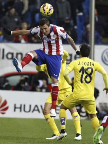 Mario Mandzukic y Jaume Costa.