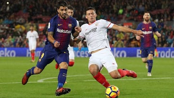 Lenglet (derecha), con Su&aacute;rez en el Camp Nou.