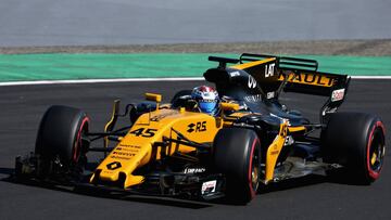 BUDAPEST, HUNGARY - AUGUST 01: Nicholas Latifi of Canada driving the (45) Renault Sport Formula One Team Renault RS17 during day one of F1 in-season testing at Hungaroring on August 1, 2017 in Budapest, Hungary. (Photo by Charles Coates/Getty Images)