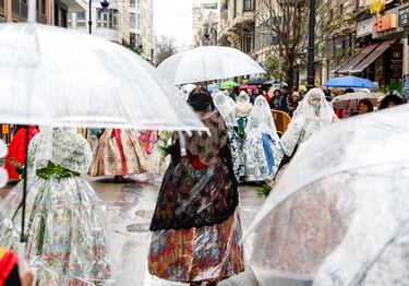 Este miércoles, 19 de marzo y día de San José, se celebrará el emocionante "Día de la Cremà" en las Fallas de Valencia, donde más de 700 monumentos que los artistas falleros han levantado por toda la ciudad arderán en un espectáculo impresionante. Marcando el broche de oro de la fiesta más emblemática de Valencia y una de las más multitudinarias de toda España. La noche se iluminará con fuegos artificiales.