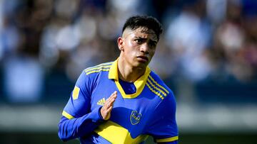 LA PLATA, ARGENTINA - OCTOBER 20:  Luca Langoni of Boca Juniors celebrates after scoring the second goal of his team during a match between Gimnasia y Esgrima La Plata and Boca Juniors as part of Liga Profesional 2022 at Estadio Juan Carlos Zerillo on October 20, 2022 in La Plata, Argentina. The match is held after being suspended on October 06 at 9 minutes of play due to serious clashes between police and supporters originated outside of the stadium. (Photo by Marcelo Endelli/Getty Images)