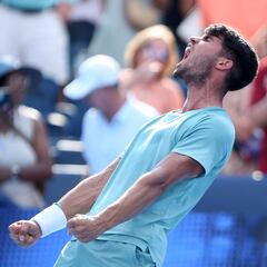 Alcaraz saca pecho para meterse en las semifinales