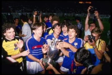 Francia conquistó su primera Eurocopa en 1984 al ganar a España por 2-0.