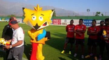 La mascota visitó Juan Pinto Durán.