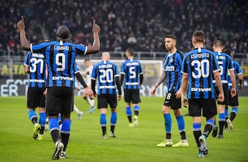 Romelu Lukaku of FC Internazionale celebrates after scoring a goal during the Italian championship Serie A football match between FC Internazionale and Genoa CFC on December 21, 2019    21/12/2019 ONLY FOR USE IN SPAIN