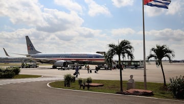 HAVANA, CUBA - JANUARY 19: Passengers walk across the tarmac at Jose Marti International Airport after arriving on a charter plane operated by American Airlines January 19, 2015 in Havana, Cuba. Officials from the Cuban and United States governments will hold meetings this week in Havana to being establishing migration agreements and noramalized relations. (Photo by Chip Somodevilla/Getty Images)