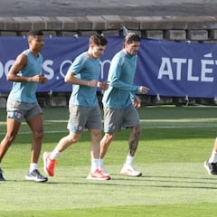 Giménez, De Paul y Julián Alvarez fuera del once ante el Espanyol