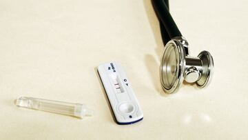 Cuándo deja una persona de ser positiva en Covid-19 y cuánto tarda en dejar de ser contagiosa.