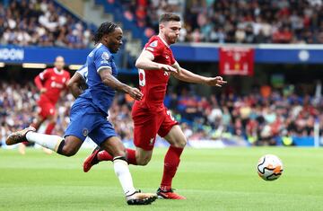 Liverpool debutó en la Premier League en condición de visitante ante el Chelsea. Luis Díaz abrió el marcador para los Reds, mientras que Axel Disasi empató para los locales para el 1-1 final.