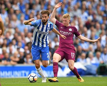 Manchester City got off to a winning start at newly promoted Brighton & Hove Albion.