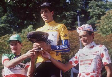 Indurain, en el Tour de 1991 junto a Bugno (a su izquierda) y Chiappuci (a su derecha), segundo y tercero, respectivamente