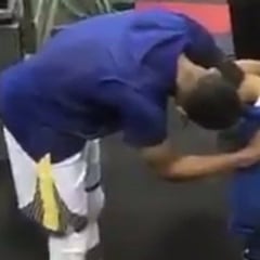 Los Warriors arrasan; precioso gesto de Curry con el sobrino de Harris que perdió a su padre