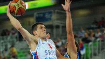 Nedovic y Belinelli durante el partido.