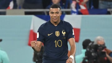 Kylian Mbappé marcó un doblete para guiar a Francia a los Octavos de Final en la Copa del Mundo de Qatar 2022 y acelera para ser el máximo anotador.
