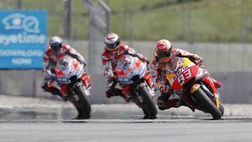 Márquez delante de Lorenzo y Dovi.