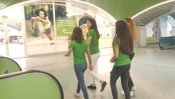 Orgullo del deporte femenino: las deportistas visitan su exposición