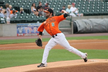 Nuestros primeros Patos de la lista juegan en la Liga de Besbol del Atlántico en Estados Unidos, de la que han salido campeones en 2004, 2012 y 2013. Juegan en el Parque de pelota Bethpage con capacidad para 7 mil espectadores.