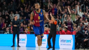 BARCELONA, 07/02/2025.- El jugador estadounidense del Barça, Kevin Punter, durante el encuentro correspondiente a la fase regular de la Euroliga que disputan hoy viernes frente a Olympiacos en el Palau Blaugrana, en Barcelona. EFE / Alejandro García.