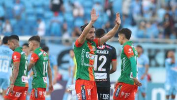 Futbol, O’higgins vs Cobresal
Fecha 28 Campeonato Nacional 2023.
Los jugadores de Cobresal tras el empate contra O’higgins en partido de primera division realizado en el Estadio El Teniente de Rancagua, Chile.
25/11/2023
Jorge Loyola/Photosport
Football, O’higgins vs Cobresal
28nd turn, 2023 National Championship
Cobresal’s players after the draw against O’higgins in the first division match held at the El Teniente stadium Rancagua, Chile.
25/11/2023
Jorge Loyola/Photosport