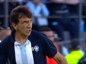 La reacción de Costas y Quinteros al gol errado de Galdames: ¡el DT de Racing se puso a correr!