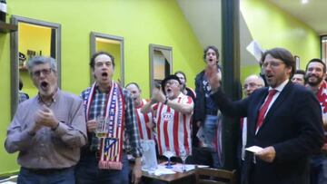 La peña del Atlético en Bruselas.