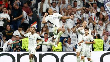 MADRID, 20/09/2023.- El centrocampista inglés del Real Madrid Jude Bellingham (c) celebra tras marcar el 1-0 durante el encuentro del grupo C de Liga de Campeones entre Real Madrid y Unión Berlín, este miércoles en el Estadio Santiago Bernabéu en Madrid. EFE/ Rodrigo Jiménez
