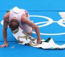 La agonía de Blummenfelt tras ganar en el triatlón: vómito, en silla de ruedas...