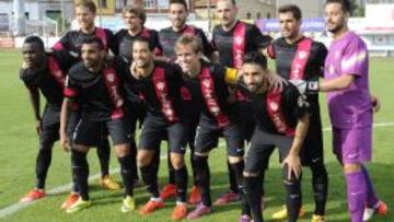 La formación del Almería ante el Sporting.