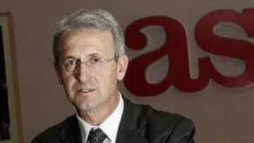 <b>SUS PLANES.</b> "Hay gente que ha estado en el Real Madrid a los que hay que
preparar para que sean entrenadores, Michel, Alkorta, Hugo Sánchez,..."