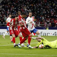 Luis Suárez se disculpa con Gorka y le regala una camiseta