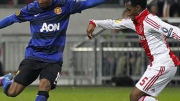 <b>SENTENCIADO. </b>Young anotó el 0-1 para el United en Amsterdam.