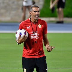 Garitano ya luce los colores del Almería